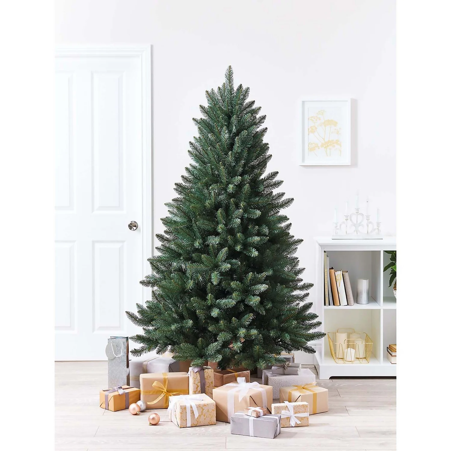 6ft Prague Artificial Christmas Tree 4 6ft Prague Artificial Christmas Tree - Image 2