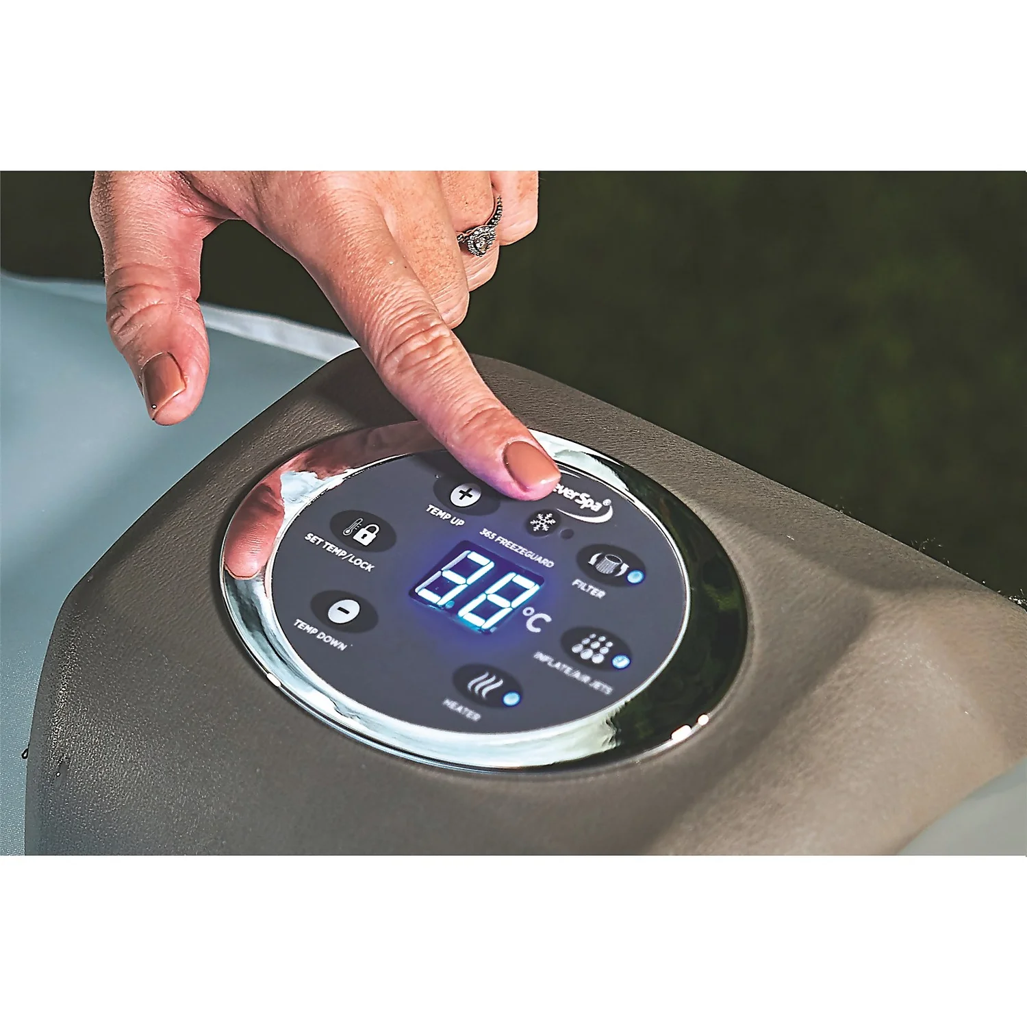 CleverSpa Cotswolds 4 Person Round Hot Tub 10 CleverSpa Cotswolds 4 Person Round Hot Tub - Image 8