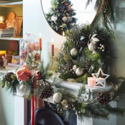 Natural Cone And Gold Bauble Christmas Wreath - 50cm 5 Natural Cone And Gold Bauble Christmas Wreath - 50cm -NON Outdoor Shop 12934059 6304987873201020