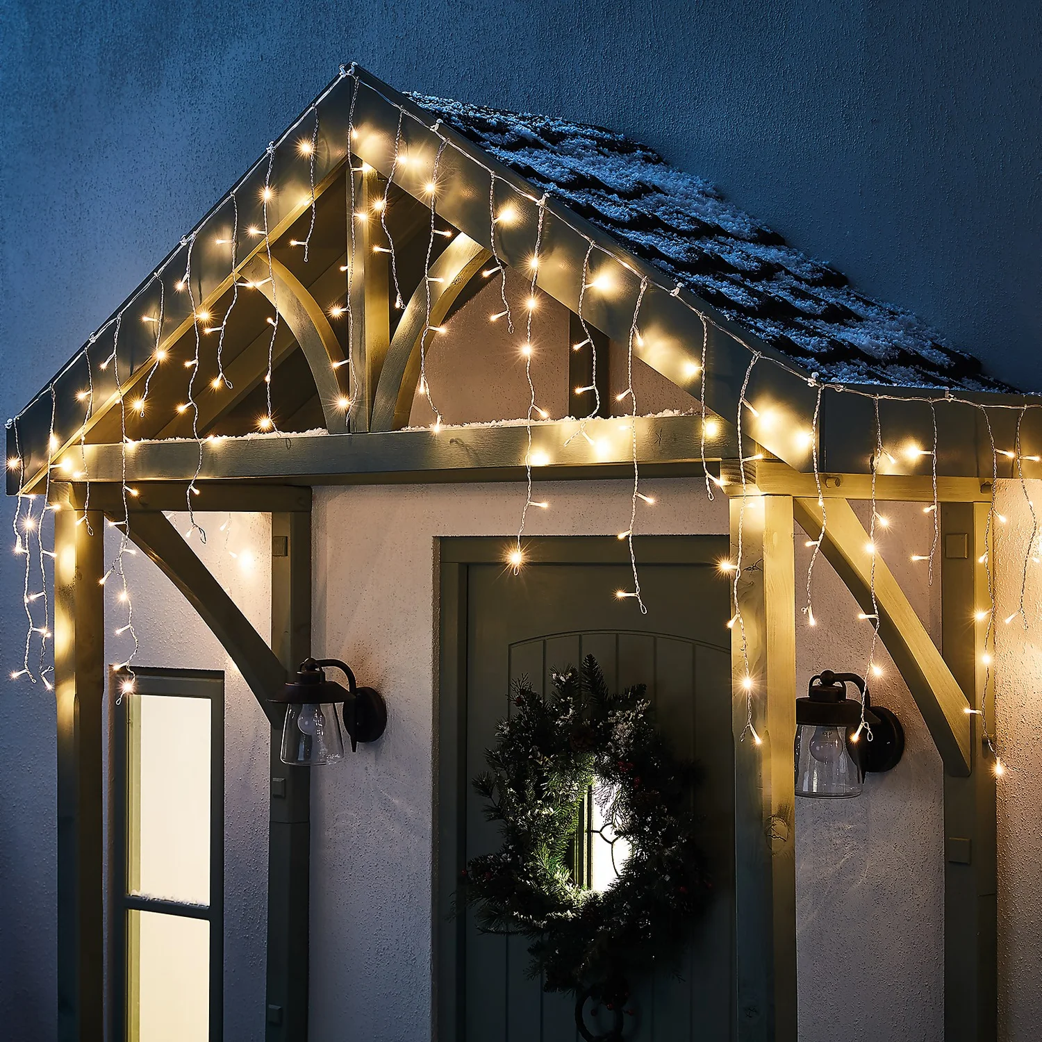 960 LED Timer Icicle String Christmas Lights - Warm White 4 960 LED Timer Icicle String Christmas Lights - Warm White - Image 2