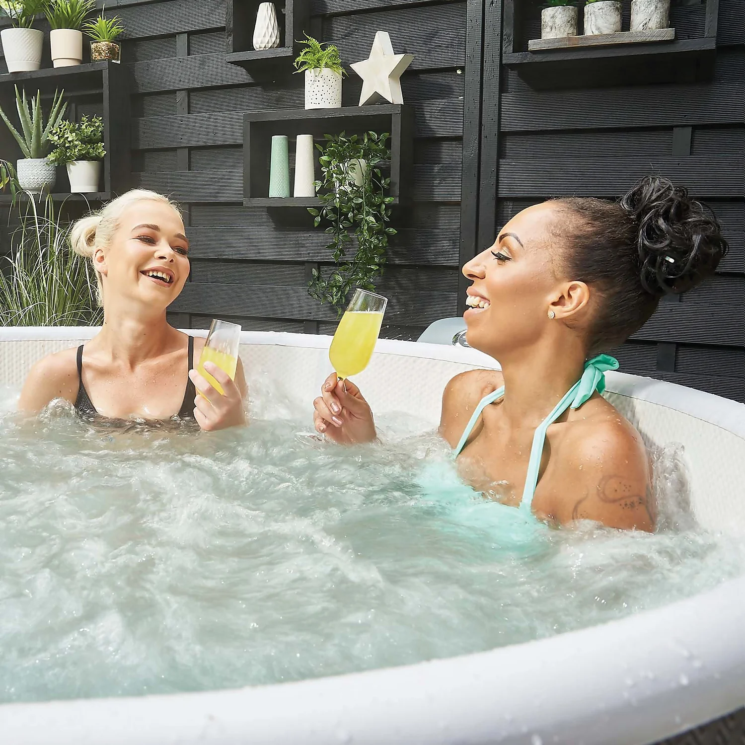 CleverSpa St Ives 5 Person Drop Stitch Hot Tub With W-Fi-enabled CleverLink App & Halo LED Light 6 CleverSpa St Ives 5 Person Drop Stitch Hot Tub With W-Fi-enabled CleverLink App & Halo LED Light - Image 4