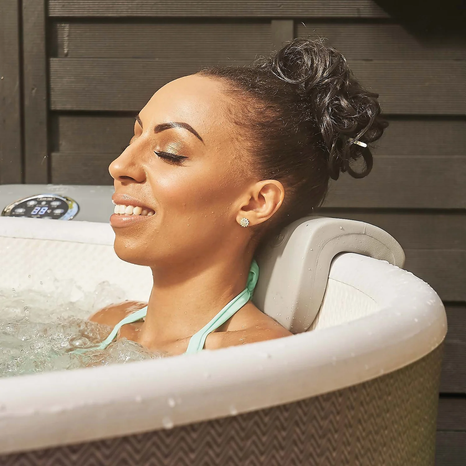 CleverSpa St Ives 5 Person Drop Stitch Hot Tub With W-Fi-enabled CleverLink App & Halo LED Light 8 CleverSpa St Ives 5 Person Drop Stitch Hot Tub With W-Fi-enabled CleverLink App & Halo LED Light - Image 6