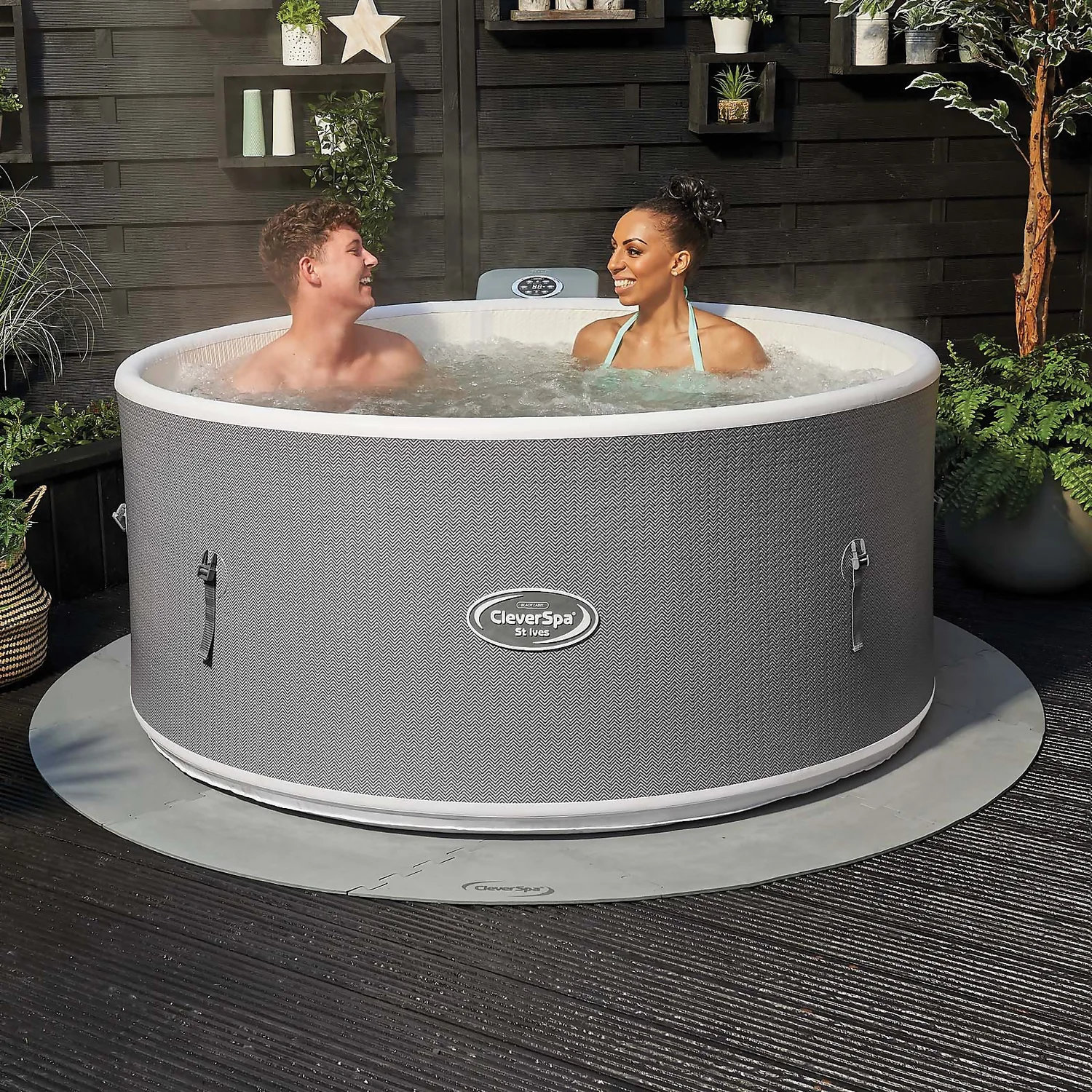 CleverSpa St Ives 5 Person Drop Stitch Hot Tub With W-Fi-enabled CleverLink App & Halo LED Light 4 CleverSpa St Ives 5 Person Drop Stitch Hot Tub With W-Fi-enabled CleverLink App & Halo LED Light - Image 2