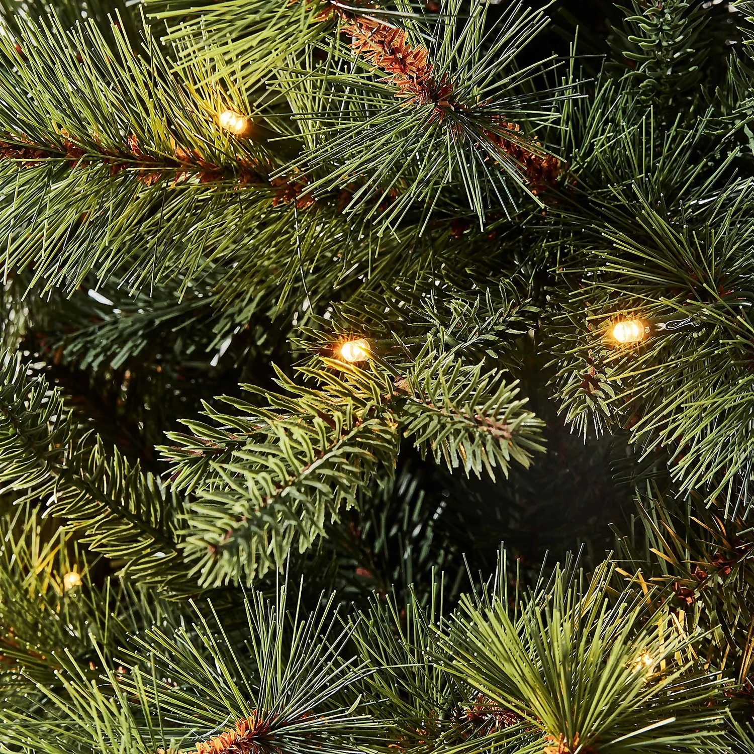 6ft 6in Geneva Pre-lit Artificial Christmas Tree 5 6ft 6in Geneva Pre-lit Artificial Christmas Tree - Image 3