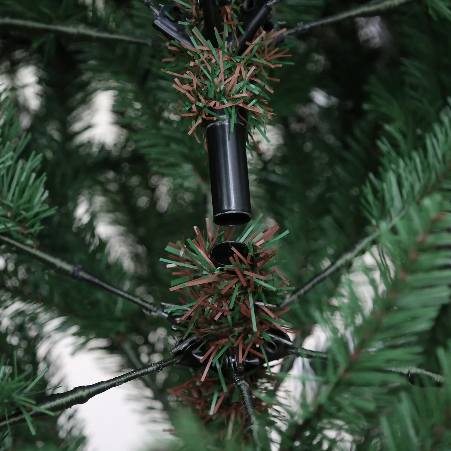 6ft 6in Geneva Pre-lit Artificial Christmas Tree 8 6ft 6in Geneva Pre-lit Artificial Christmas Tree - Image 6