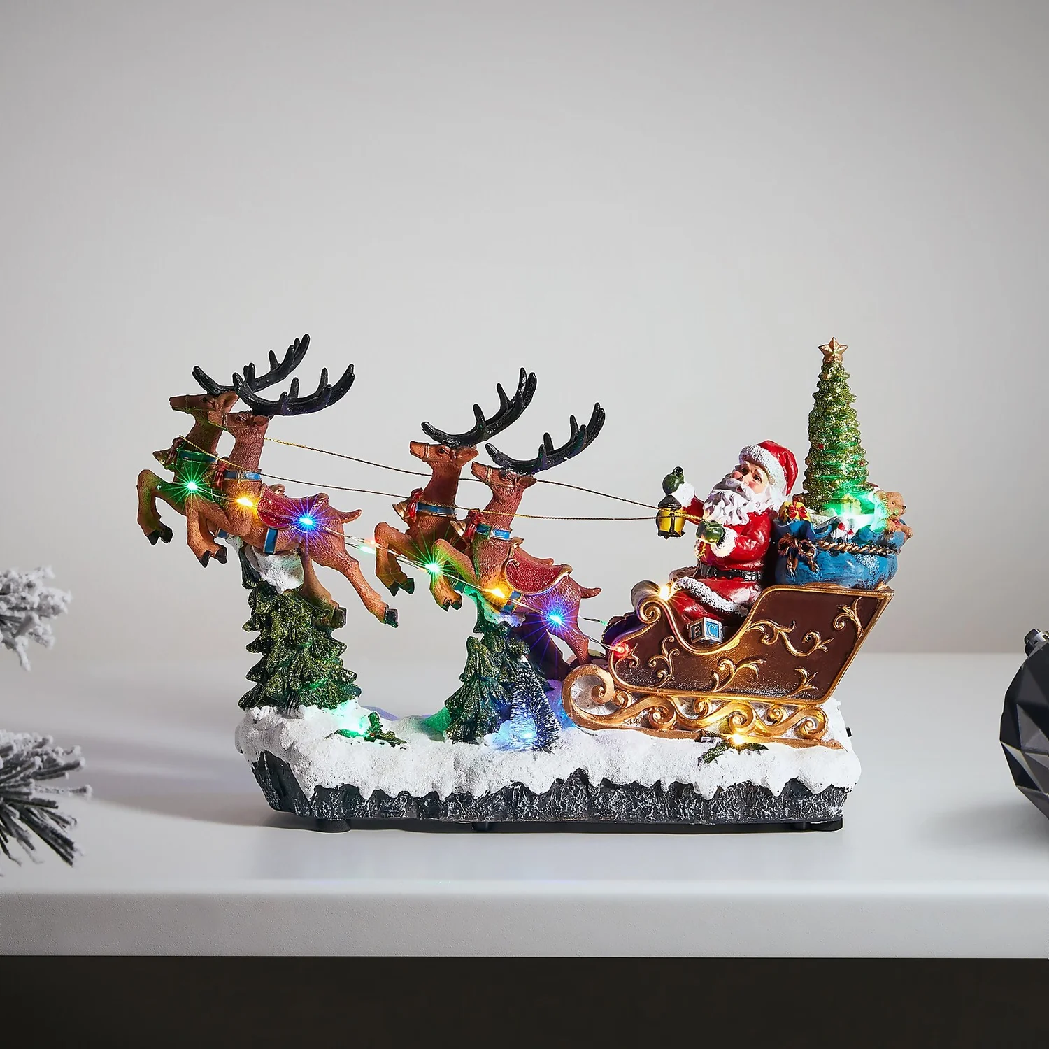 Christmas Santa Sleigh LED Christmas Decoration (Battery Operated) 4 Christmas Santa Sleigh LED Christmas Decoration (Battery Operated) - Image 2